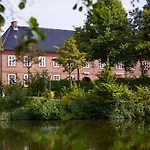 Pelli Hof By Tulip