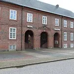 Pelli Hof By Tulip 3*